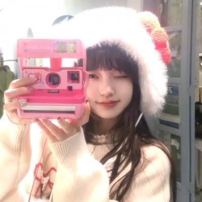 9顶假发的女孩